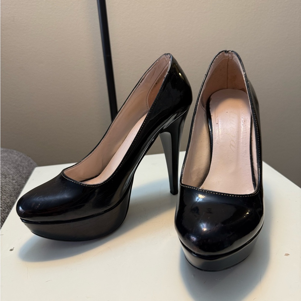 Black Patent Platform Heels | Size 6.5 | Round Toe | Classic & Dressy